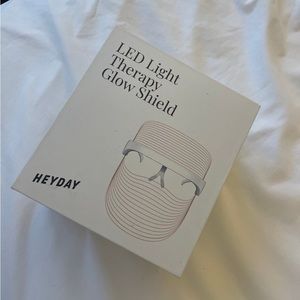 LED light therapy face mask from HEYDAY SKINCARE